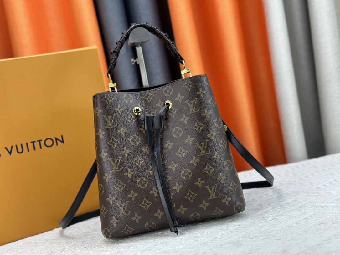 LV bag 519